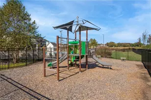 1640 Cross Vlg Ave, Kernersville, NC 27284 - Photo 21