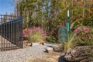 1640 Cross Vlg Ave, Kernersville, NC 27284 - Photo 17