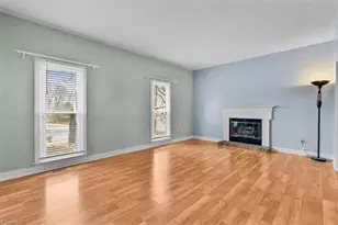 8 Knoll Brook Ct, Greensboro, NC 27407 - Photo 5