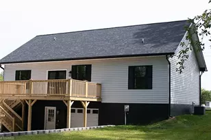 129 E Oakdale St, Mount Airy, NC 27030 - Photo 3