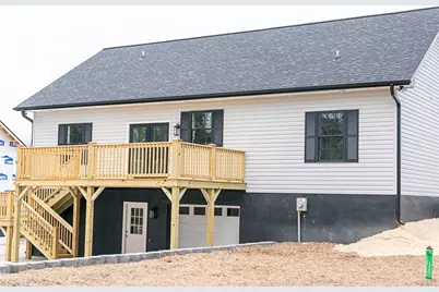 129 E Oakdale Street, Mount Airy, NC 27030 - Photo 9