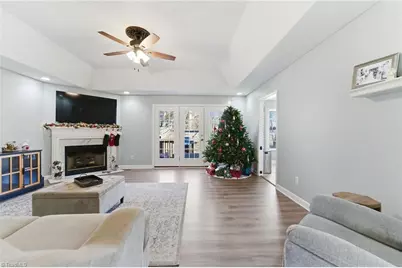 7640 Abington Drive, Kernersville, NC 27284 - Photo 3