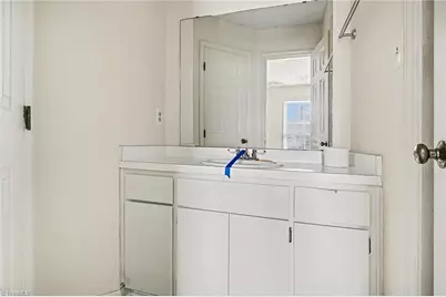 1201 Deptford Court, Raleigh, NC 27609 - Photo 11