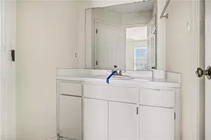 1201 Deptford Ct, Raleigh, NC 27609 - Photo 11