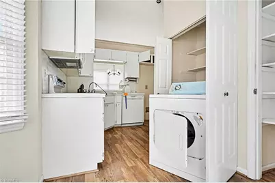 1201 Deptford Court, Raleigh, NC 27609 - Photo 7