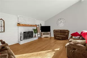 7157 Mantlewood Ln, Kernersville, NC 27284 - Photo 5