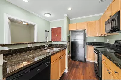 411 Washington Street #209, Greensboro, NC 27401 - Photo 9