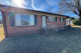 601 Meadowbrook Dr, King, NC 27021 - Photo 5