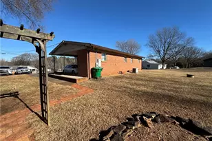 601 Meadowbrook Dr, King, NC 27021 - Photo 17