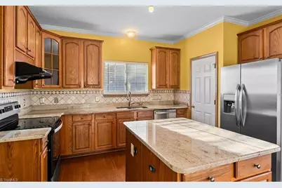 4623 Village Square Court, Greensboro, NC 27409 - Photo 15