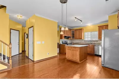 4623 Village Square Court, Greensboro, NC 27409 - Photo 9