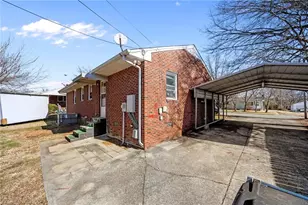 504 Walker Ave, Graham, NC 27253 - Photo 3