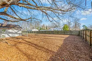 2619 Pinecroft Rd, Greensboro, NC 27407 - Photo 29