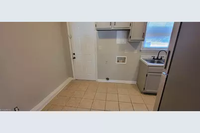 3923 Overland Heights #B, Greensboro, NC 27407 - Photo 5