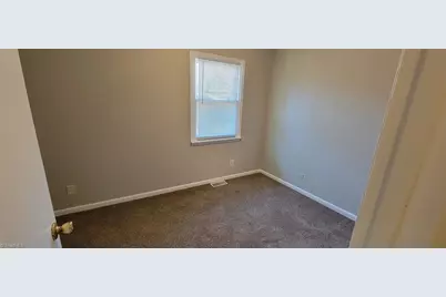 3923 Overland Heights #B, Greensboro, NC 27407 - Photo 7