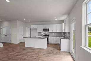 590 Forest Creek Dr, Winston-Salem, NC 27107 - Photo 9