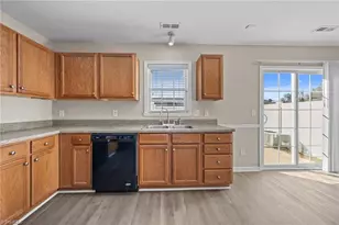 4028 Tarrant Trace Cir, High Point, NC 27265 - Photo 9