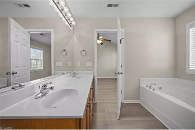 4028 Tarrant Trace Circle, High Point, NC 27265 - Photo 15