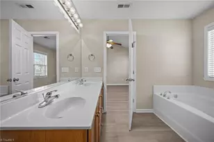 4028 Tarrant Trace Cir, High Point, NC 27265 - Photo 15