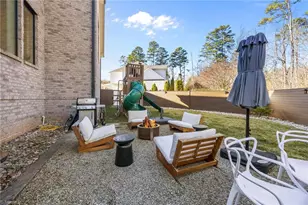 2108 Berkshire Ln, Greensboro, NC 27408 - Photo 45