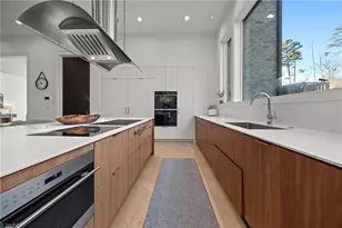 2108 Berkshire Ln, Greensboro, NC 27408 - Photo 11