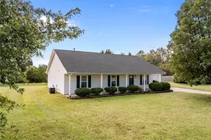 202 Carter Ridge Dr, Reidsville, NC 27320 - Photo 1