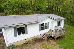 760 Townview St, West Jefferson, NC 28694 - Photo 3