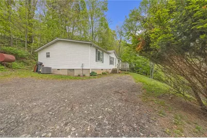 760 Townview Street, West Jefferson, NC 28694 - Photo 7