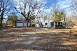 1535 E Fairfield Rd, High Point, NC 27263 - Photo 13