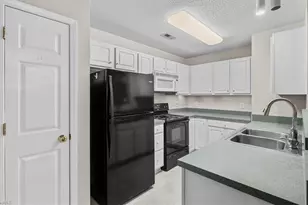 6112 Hedgecock Cir, High Point, NC 27265 - Photo 9