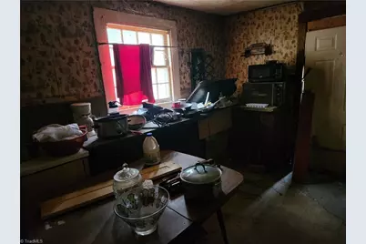 306 Greenbriar Road, Greensboro, NC 27405 - Photo 11