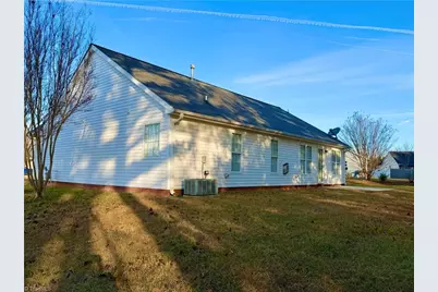 129 Brighton Drive, King, NC 27021 - Photo 3