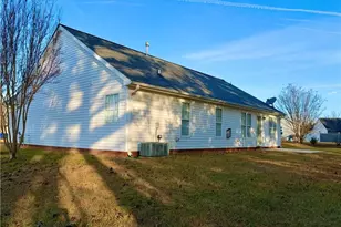 129 Brighton Dr, King, NC 27021 - Photo 3