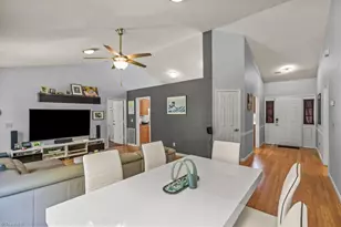 10 Manor Ridge Ct, Greensboro, NC 27407 - Photo 9