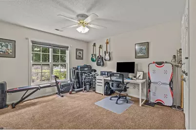 10 Manor Ridge Court, Greensboro, NC 27407 - Photo 19