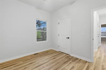 522 N Beaumont Avenue, Burlington, NC 27217 - Photo 15