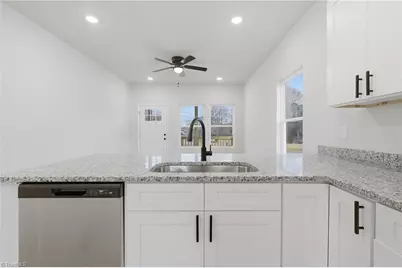 522 N Beaumont Avenue, Burlington, NC 27217 - Photo 7