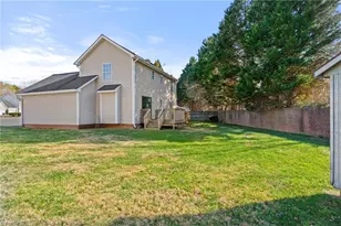 15 Wimbledon Ln, Greensboro, NC 27455 - Photo 27