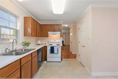 15 Wimbledon Lane, Greensboro, NC 27455 - Photo 7