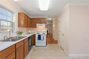 15 Wimbledon Ln, Greensboro, NC 27455 - Photo 7