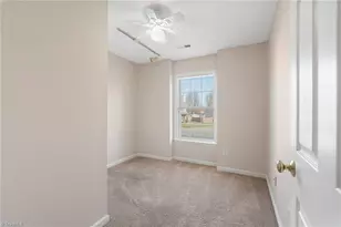 15 Wimbledon Ln, Greensboro, NC 27455 - Photo 19