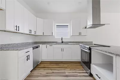 518 N Beaumont Avenue, Burlington, NC 27217 - Photo 9