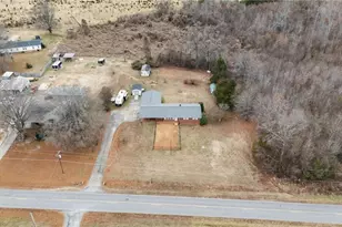 896 Knowles Rd, Reidsville, NC 27320 - Photo 13