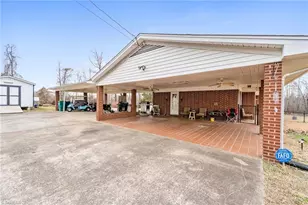 896 Knowles Rd, Reidsville, NC 27320 - Photo 9