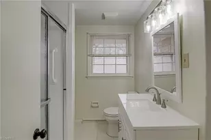 2504 Cornwallis Dr, Greensboro, NC 27408 - Photo 15