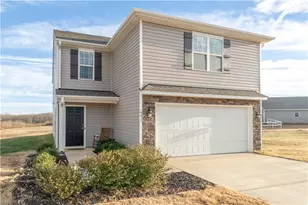 401 Altavista Dr, Clemmons, NC 27012 - Photo 3