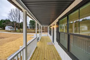 2977 Durant Dr, Winston-Salem, NC 27107 - Photo 9