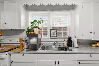 231 Dorothy Street, High Point, NC 27262 - Photo 9