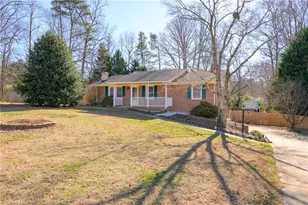 321 Canterbury Dr, Midway, NC 27107 - Photo 3