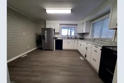 167 Draughn Street, Mount Airy, NC 27030 - Photo 5